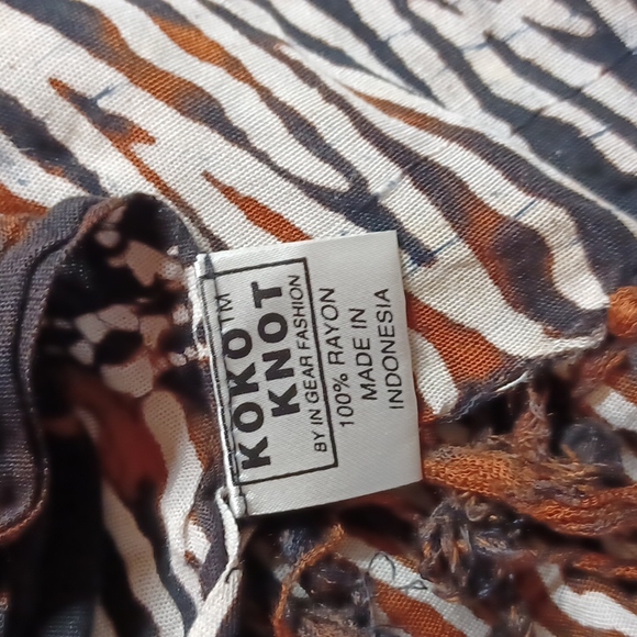 Koko Knot Beach/pool cover up turtle print brown black white fringed bottom - Picture 4 of 5
